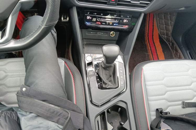 Used Volkswagen Tiguan L 2022 330TSI Automatic Two-Wheel Drive R-Line Flagship Edition Gear Lever