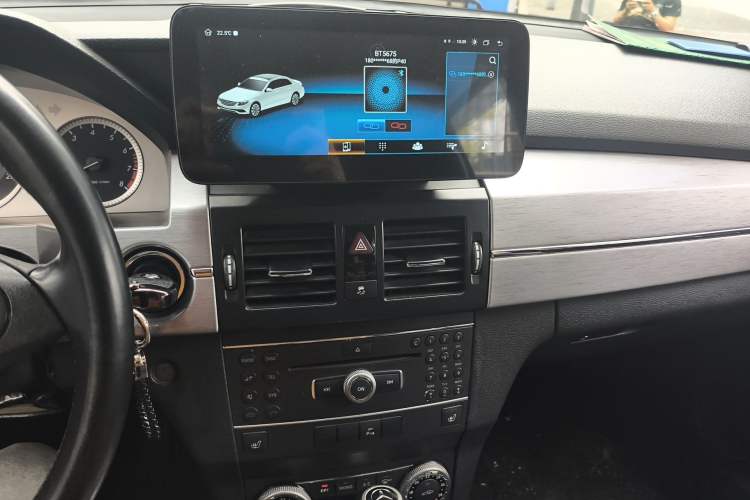 Used Mercedes-Benz GLK-Class 2011 GLK 300 4MATIC Dynamic Model Audio And AC Panel