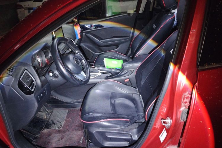 Used Mazda 3 Axela 2016 Sedan 1.5L Automatic Comfort Model