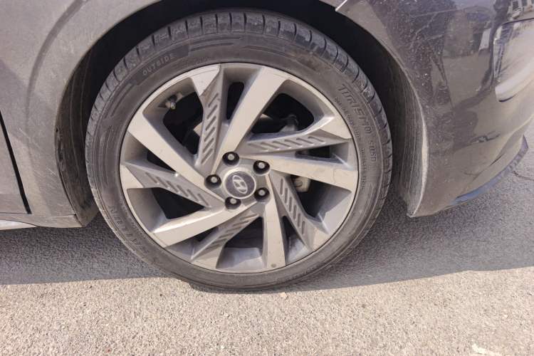 Used Hyundai Mistra 2021 1.8L CVT LUX Premium Edition Right Front Wheel Hub