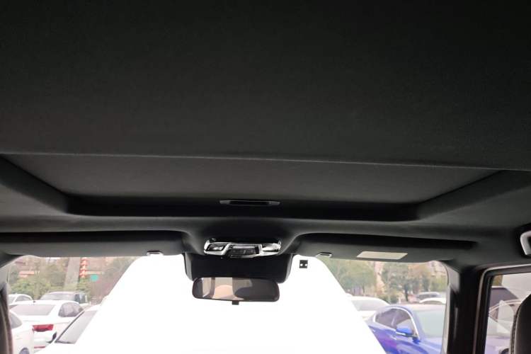 Used 212 T01 2024 2.0T Explorer