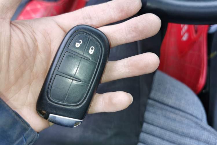 Used Jeep Cherokee 2019 2.0T Two-Wheel Drive Smart Enjoyment Version China V