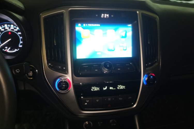 Used Changan CS95 2017 2.0T Four-Wheel Drive SmartDrive Edition
