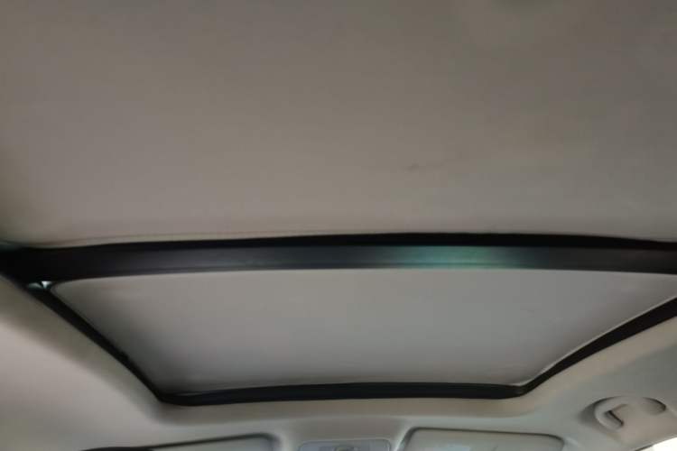 Used Roewe RX5 2016 20T Two-Wheel Drive Automatic Internet Smart Edition