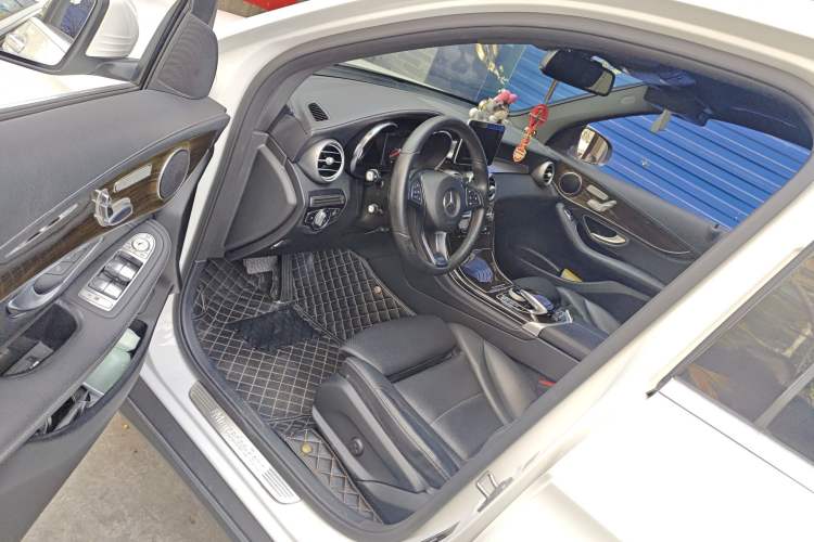 Used Mercedes-Benz GLC 2019 GLC 260 L 4MATIC Dynamic Model