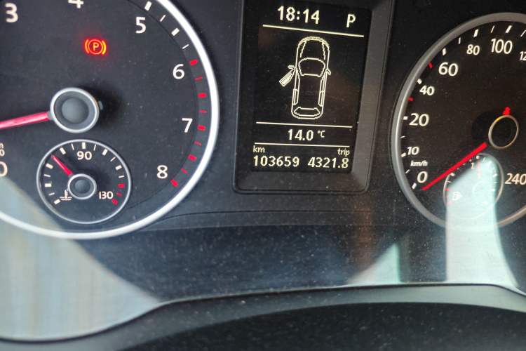 Used Volkswagen Tiguan 2016 280TSI Automatic Two-Wheel Drive Silk Road Comfort Edition Odometer Close Up