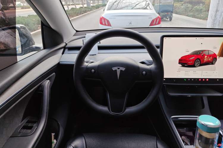 Used Tesla Model Y 2023 Rear-Wheel-Drive Version Steering Wheel