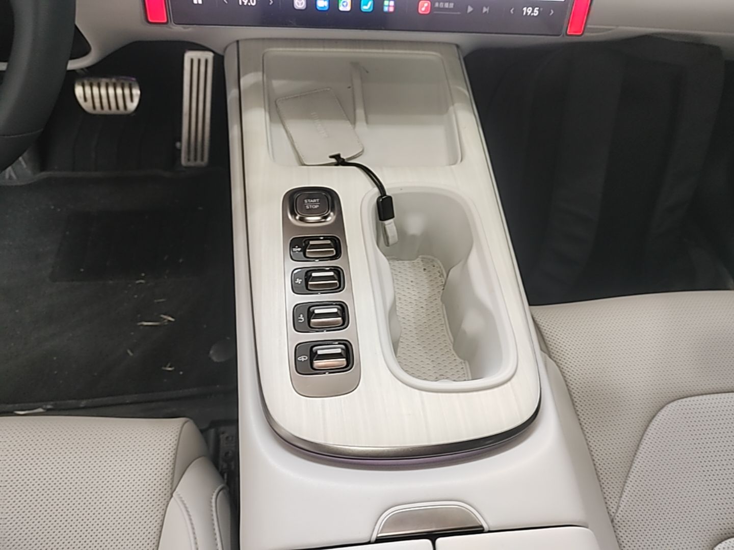 Xiaomi Auto SU7 2024 Four-Wheel Drive Ultra-Long Range Advanced Intelligent Driving Max Edition — снимка 17
