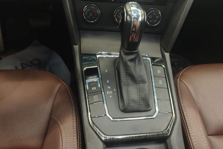 Used Volkswagen Lamando 2018 230TSI DSG Fashion Edition Gear Lever