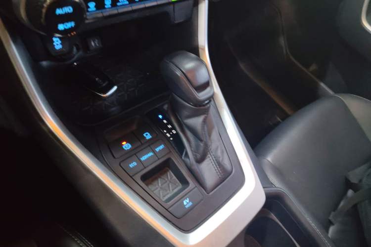 Used Toyota Wildlander 2020 Dual-Engine 2.5L E-CVT Two-Wheel Drive Luxury Edition