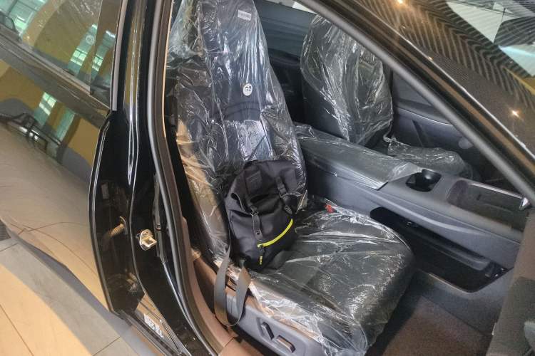 Used Nissan N6 2026 Model 180 Max Right Front Seat