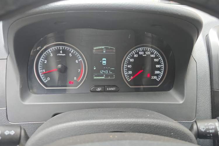 Used FORTHING Joyear 2014 LV Facelift 1.5L Manual Luxury Model
