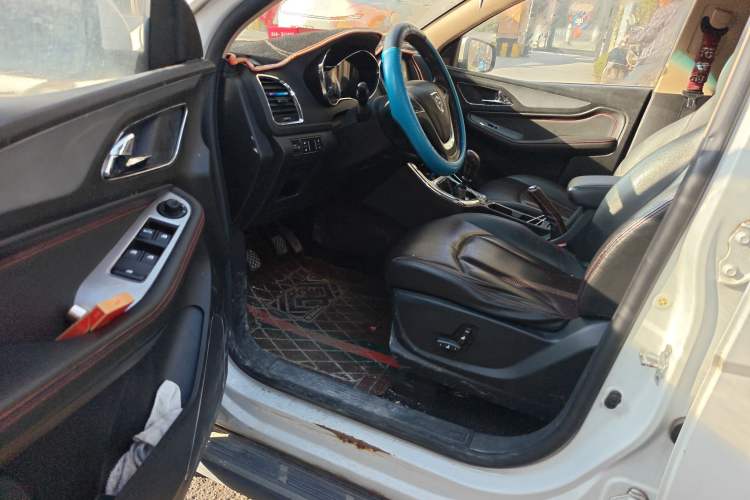 Used Baojun 560 2016 1.5T Manual Luxury Model
