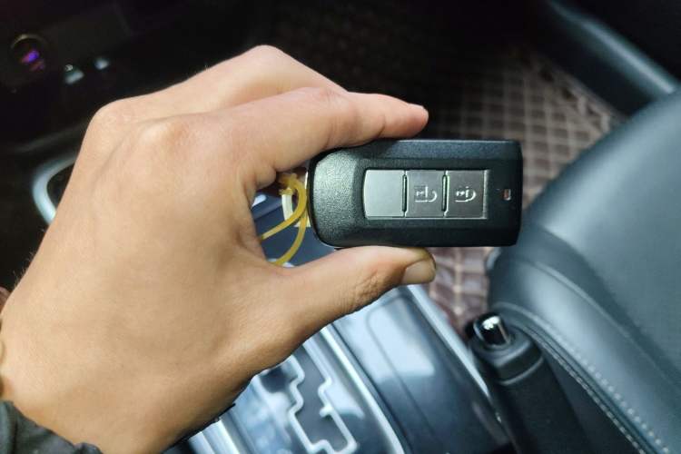 Used Mitsubishi Outlander 2018 2.0L Two-Wheel Drive Glory Edition 5 Seats
