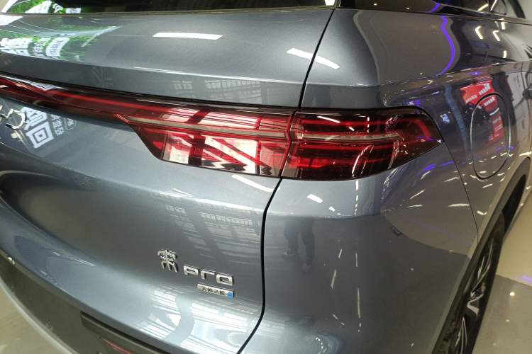 Used BYD Song Pro New Energy 2025 2nd Generation Intelligent Driving Version DM-i 75KM Overachiever Trim Right Rear Taillight