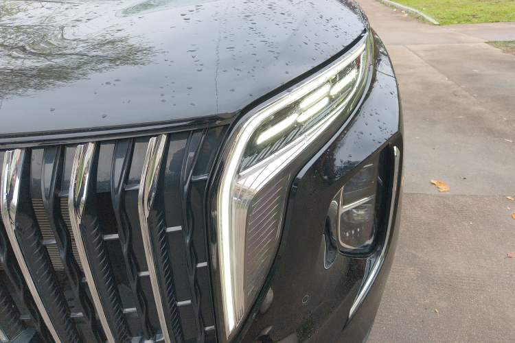 Used Hongqi HS7 PHEV 2024 2.0T PHEV Four-Wheel Drive Flagship Edition 6 Seats