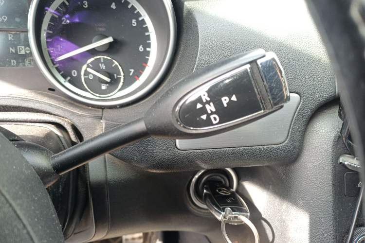 Used Mercedes-Benz R-Class 2014 R 320 4MATIC Luxury Model
