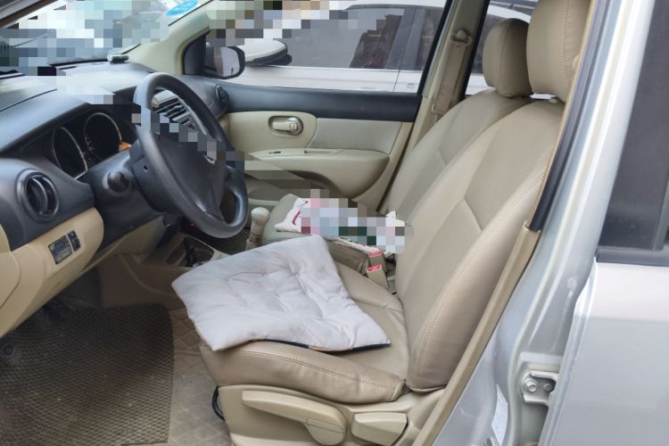 Used Nissan Livina 2013 1.6XE Manual Comfort Edition Left Front Seat