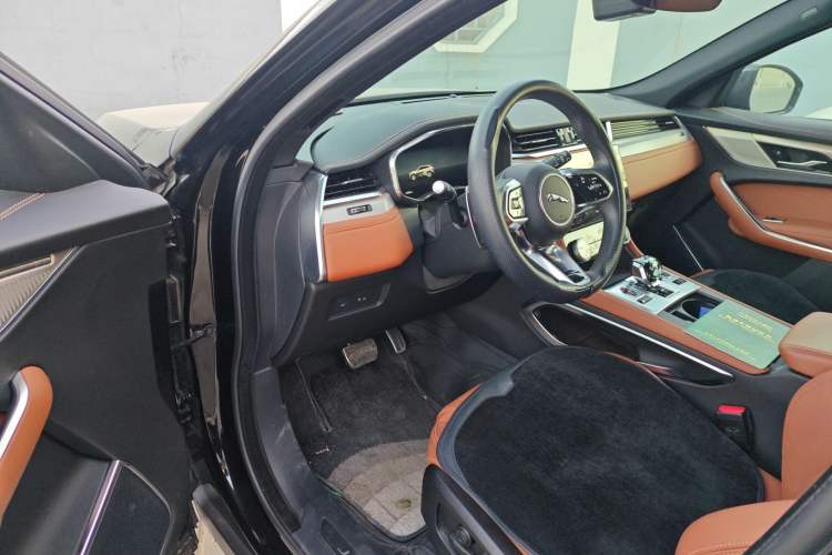 Used Jaguar F-PACE 2024 P250 R-Dynamic SE