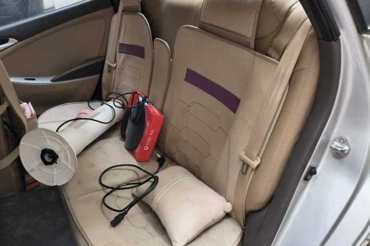 Used Hyundai Verna (older generation) 2010 Sedan 1.4L Manual Comfort GS
