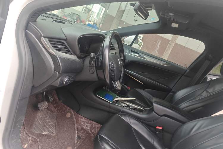 Used Lincoln MKC 2017 2.0T Two-Wheel Drive Deluxe Edition
