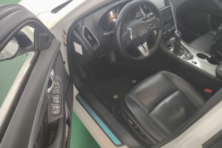 Used Infiniti Q50L 2018 2.0T Enjoyment Version China VI Standard Driver Seat
