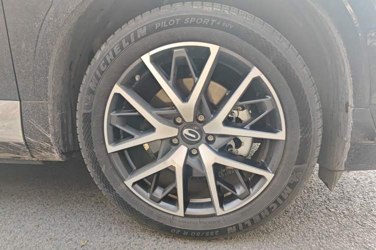 Used GAC Trumpchi GS8 2022 Double-Energy Series 2.0TM Four-Wheel Drive Premium Edition (7 Seats) Right Front Wheel Hub
