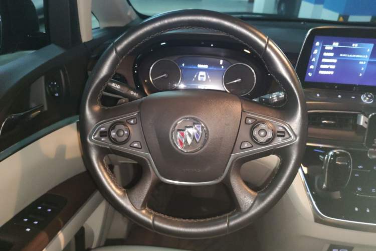 Used Buick GL8 2021 Land Cruiser Executive 652T Premium Model
