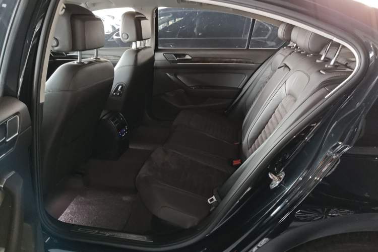 Used Volkswagen Magotan 2018 330TSI DSG Luxury Model Left Rear Seat