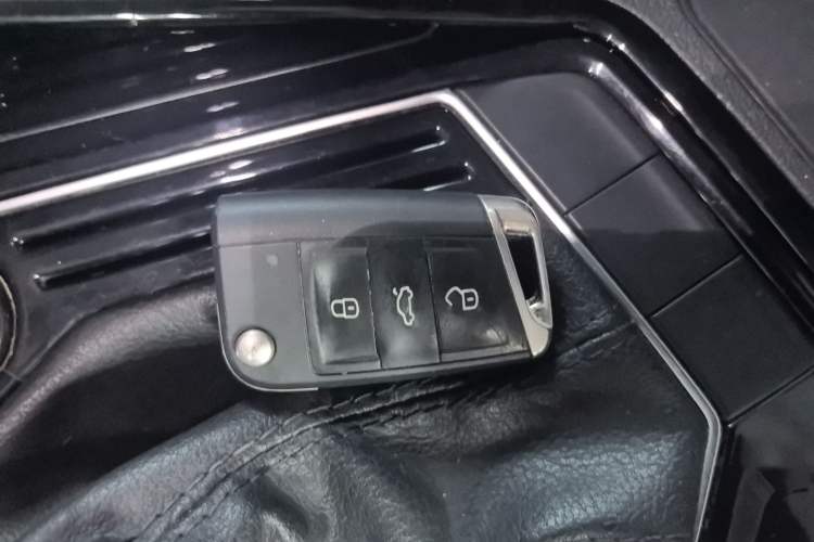 Used Volkswagen Tayron 2022 330TSI Two-Wheel Drive Luxury Smart Connectivity Version
