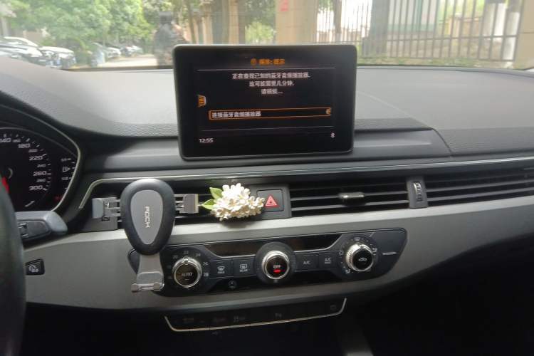 Used Audi A4L 2018 30th Anniversary Edition 40 TFSI Trendy Model Audio And AC Panel