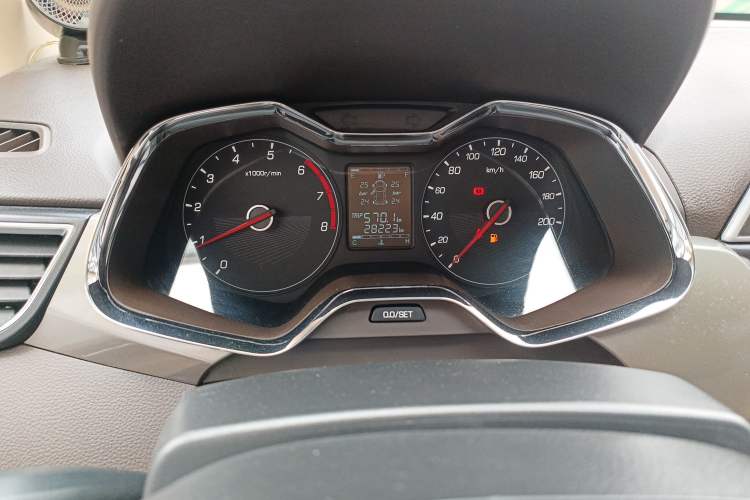 Used Baojun 310W 2017 1.5L Manual Fashion Model China V
