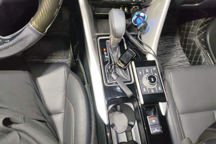 Used Mitsubishi Eclipse Cross 2021 1.5T CVT Two-Wheel Drive Dream Edition Gear Lever