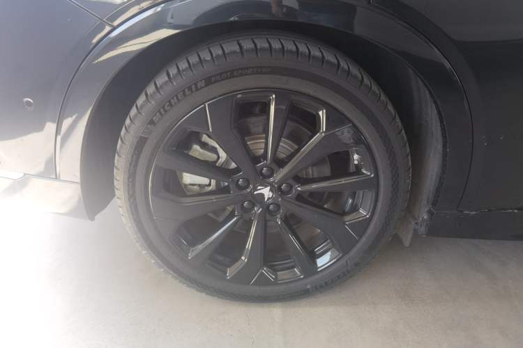 Used ARCFOX Alpha S 2022 HI Version Advanced Edition Right Rear Wheel Hub