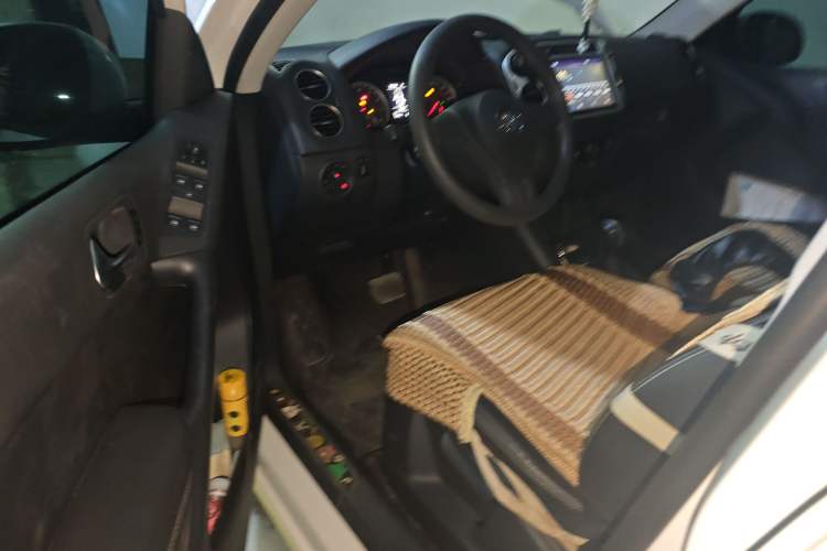 Used Volkswagen Tiguan 2017 300TSI Automatic Two-Wheel Drive Silk Road Luxury Edition Driver Seat