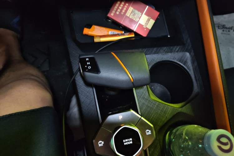 Used CHANGAN UNI-V 2022 1.5T Prestige Version Gear Lever