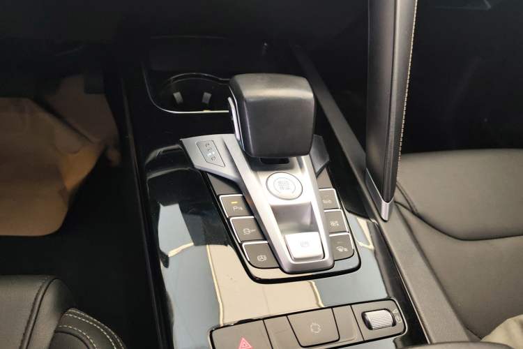 Used BYD Song Pro 2019 1.5T Automatic Elite Edition Gear Lever