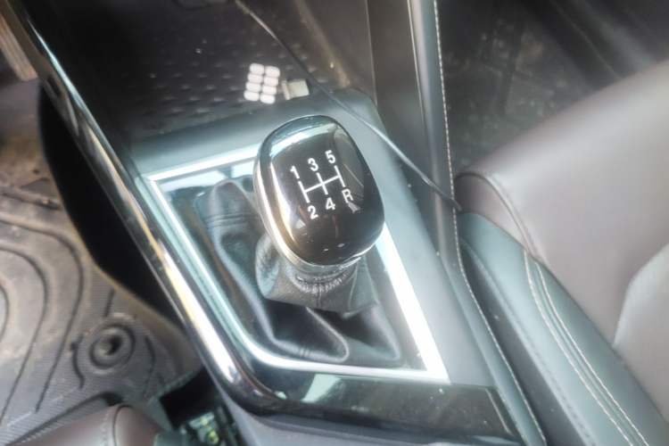 Used CHANGAN CS15 2019 1.5L Manual Entry-Level Version China VI Standard