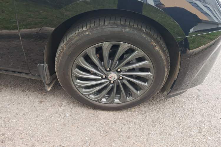 Used Buick LaCrosse 2025 28T Platinum Edition