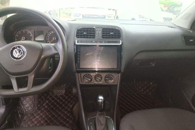 Used Volkswagen Polo 2018 1.5L Automatic Advanced Driving Model Audio And AC Panel