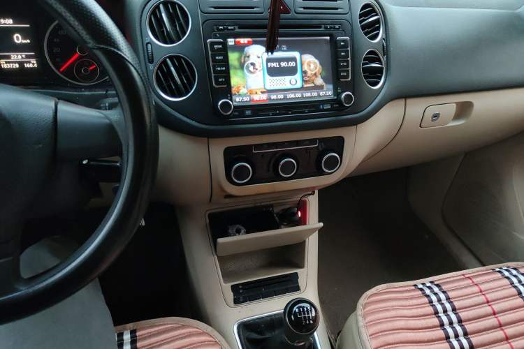 Used Volkswagen Tiguan 2012 1.4TSI Manual Two-Wheel-Drive Urban Edition Audio And AC Panel