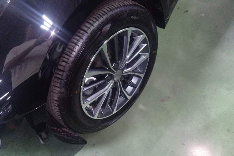 Used Geely Auto Preface 2025 Dongfang Yao 1.5TD Fuyao Edition Left Front Wheel Hub