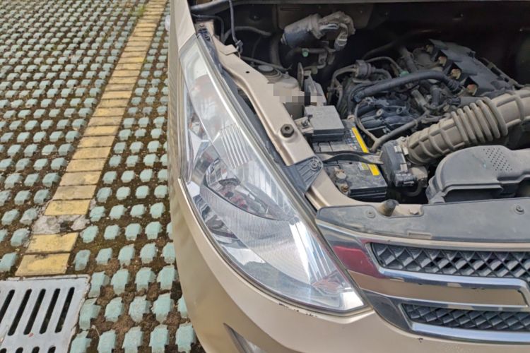 Used Wuling Rongguang V 2018 1.5L Standard Version Right Front Headlight
