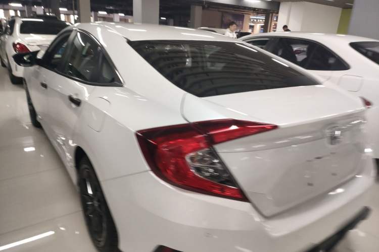 Used Honda Civic 2021 HATCHBACK 220TURBO CVT New Trendsetter
