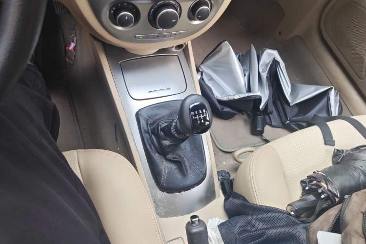 Used Buick Excelle 2013 1.5L Manual Classic Model