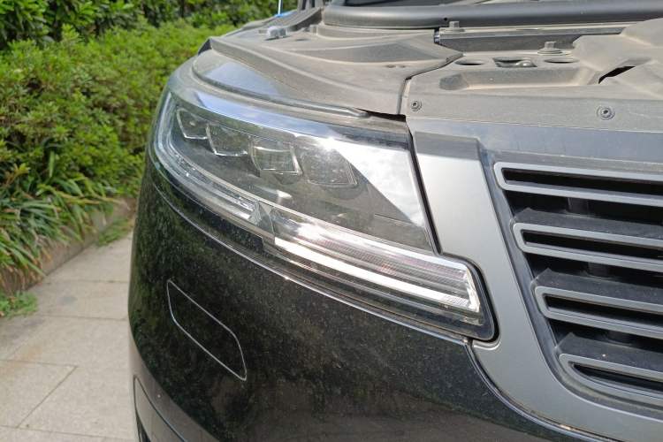 Used Land Rover Range Sport 2024 400PS Dynamic SE Right Front Headlight