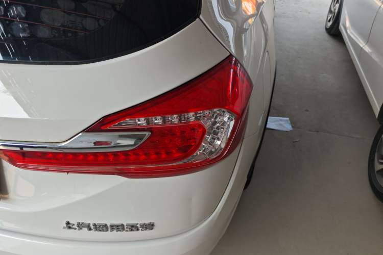 Used Baojun 310W 2017 1.5L Manual Fashion Model China V