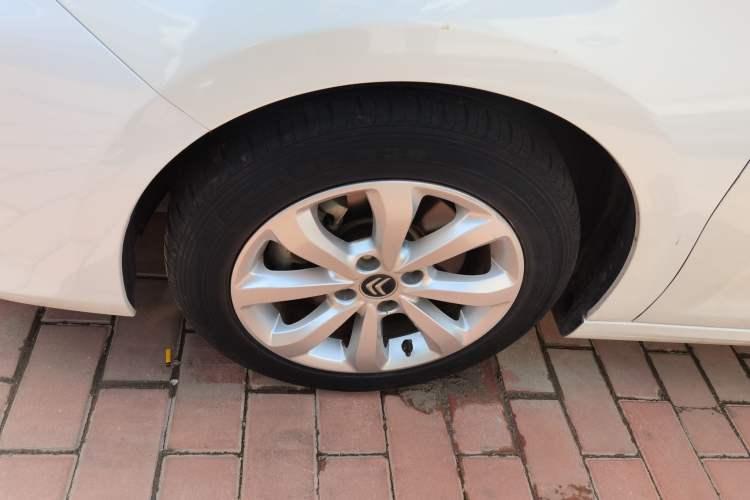 Used Citroen C4 Sega 2016 1.6L Automatic Comfort Model Left Front Wheel Hub