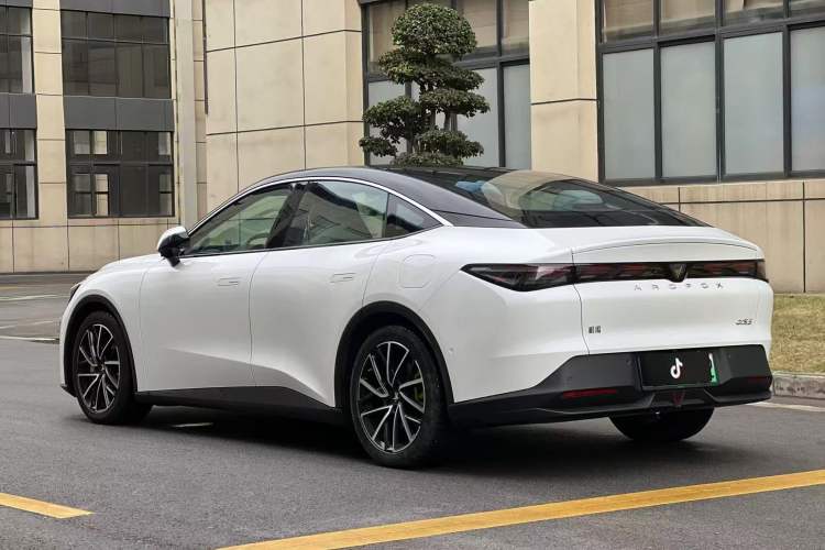 Used ARCFOX Alpha S5 2025 668MAX Shenxing Version 200kW