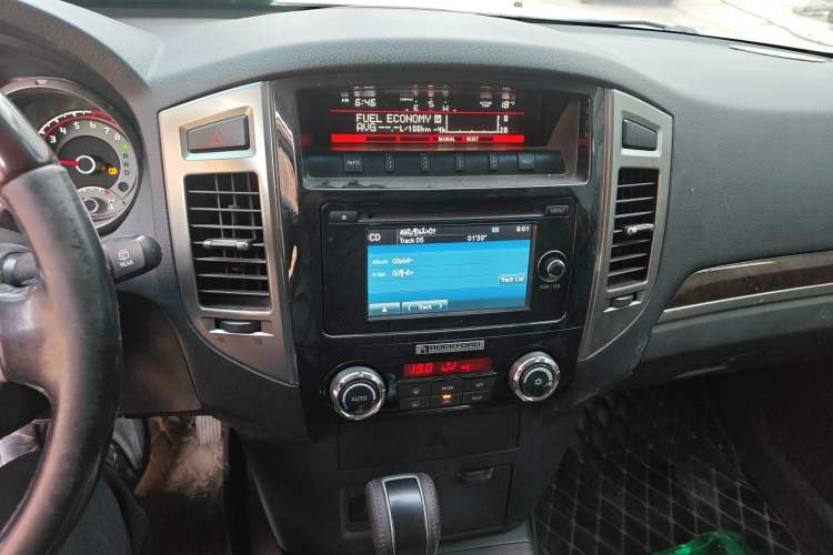 Used Mitsubishi Pajero 
